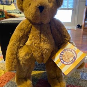 Vermont Teddy Bear, 17 inches and fully jointed, with removable "Thank You" sash